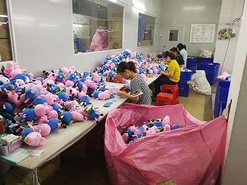 Lapins de dessin animé en tissu en peluche